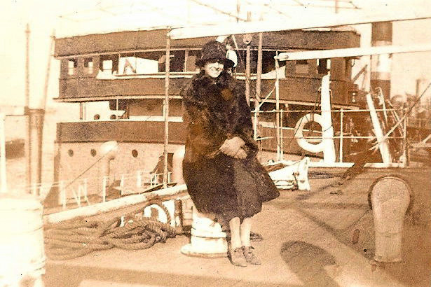 navy officers wife  1920s